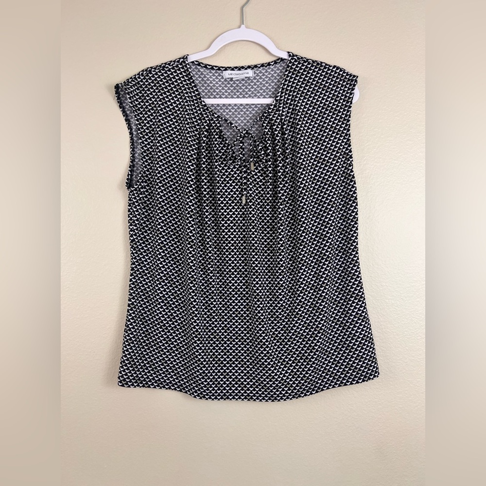 Liz Claiborne Black and White Patterned Blouse NWOT